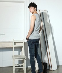 Asian boys barefoot 5d3dd56439f3b.jpg