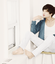 Asian boys barefoot 5d3dd565cd437.png