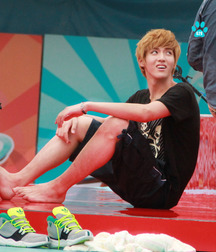 Asian boys barefoot 5d3dd57f403b8.jpg