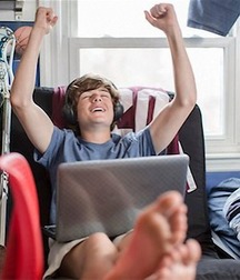 Hot guys hot feet 5d4017cf7cbd8.jpg