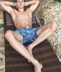 Hot guys hot feet 5d4017ded9893.jpg