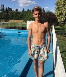 Twinks 138 5d4035a1e150d.jpg