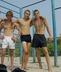 Twinks in summer sun 5d42b577971eb.jpg