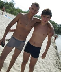Twinks in summer sun 5d42b64d34700.jpg