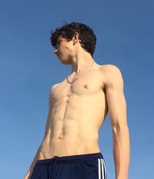 Twinks in summer sun 5d42b651ca6e3.jpg