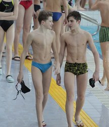 Twinks in summer sun 5d42b664db304.jpg