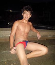 Beach hotties 5d4429bb10e24.jpg