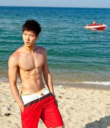 Beach hotties 5d4429c12a328.jpg