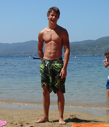 Beach hotties 5d4429d32c595.jpg