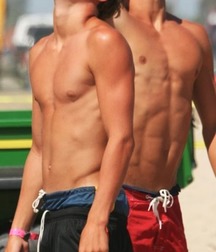 Beach hotties 5d4429fa20316.jpg