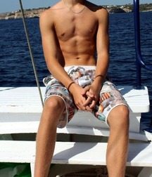 Beach hotties 5d4429fd4aeca.jpg