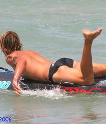 Beach hotties 5d442a089f0cb.jpg