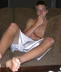 Worship the boys beauty 5d45ce3271f24.jpg