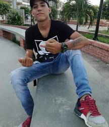 Sneaker twinks 5d486ed95afa2.jpg