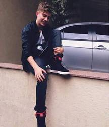 Sneaker twinks 5d486f0756167.jpg