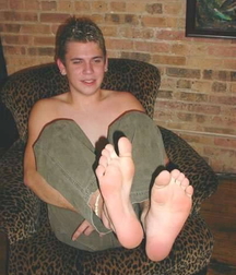 Addicted for boy feet 5d4955bacaad8.jpg