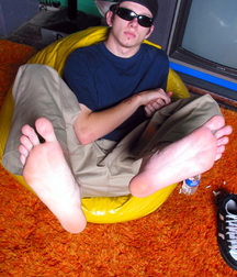Addicted for boy feet 5d4955c382006.jpg