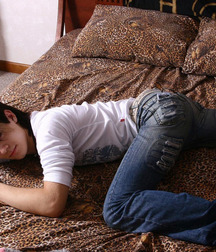 Barefoot and beauty boys 5d4d65c23fcaf.jpg