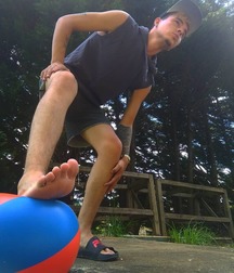Barefoot and beauty boys 5d4d65fa53e84.jpg