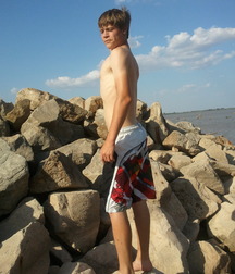 Twinks in summer 5d4d817581a49.jpg