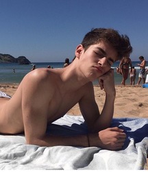 Twinks in summer 5d4d81beea976.jpg