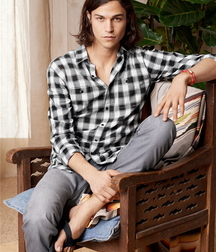Barefoot and flip flops 5d4f5957443c0.jpg