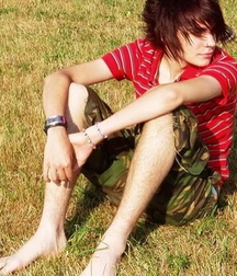 Barefoot and flip flops 5d4f59b63974a.jpg