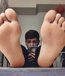 Boyfeet 3 5d4fef6664a5d.jpg