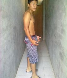 Boys in flip flops 5d50111823ef2.jpg