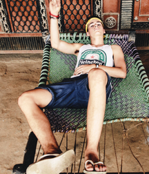 Boys in flip flops 5d501123c9c87.png