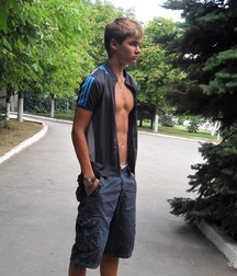 Boys in flip flops 5d501184d6bb1.jpg
