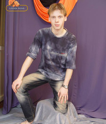 Blonde boy photosession 5d5161e02f53c.jpg
