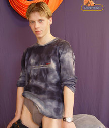 Blonde boy photosession 5d5161ec74102.jpg