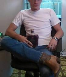 Loving guys in boots 5d517b5958e45.jpg