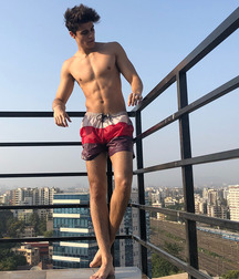 Twinks 150 5d5472cb59080.jpg