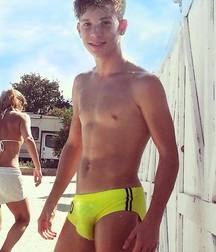 Twinks 150 5d5472d8d5984.jpg