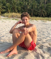 Twinks 150 5d5473acc9fa2.jpg
