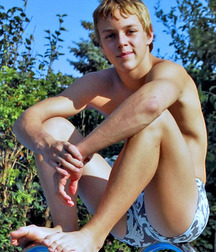 Muscle teens 5d555b6e6de54.jpg