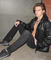 Twinks on hot days 2 5d55d3a4c3a1c.jpg