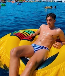 Swimmers and Speedoboys 5d5816e26dab0.jpg