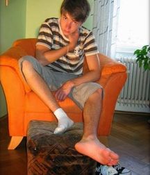 Students feet  5d593b1d870e4.jpg