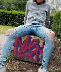 Jeans teens 5d594224ad603.jpg