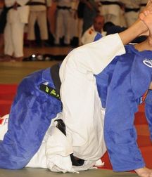 Barefoot fighters 5d595d554d2be.jpg