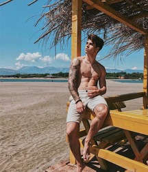 Barefoot hotties 4 5d59bd7f25bc6.jpg