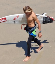 Beautiful and barefoot 5d59c41c1da1f.jpg