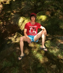 Beautiful and barefoot 5d59c41e66f3b.jpg