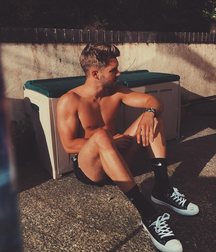 Loving my chucks 5d59cc7982861.jpg