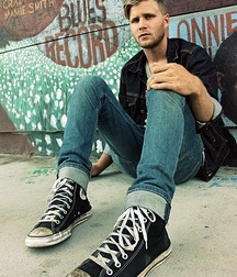 Loving my chucks 5d59cc7e36d07.jpg