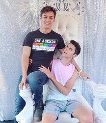 Twinks in love 5d5d7c7be5cca.jpg