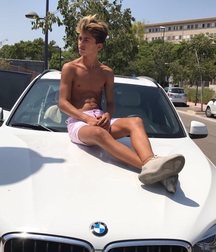 Boys shows pretty feet 5d5ef35bd68c5.jpg